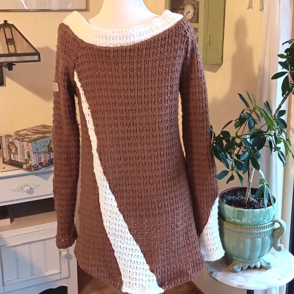 NWT Alessa Crochet Oversized Convertibles Sweater. - Picture 7 of 12